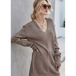 NWOT Long Sleeve V-neck Sweater